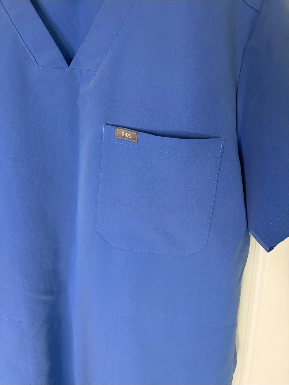 Figs Ceil Blue Chisec Three-Pocket Scrub Top style TM3000 Size Medium